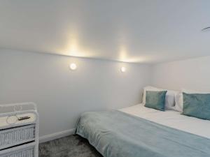 1 Bed in Tresaith 89316