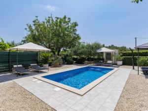 Holiday Home Villa Lucky by Interhome