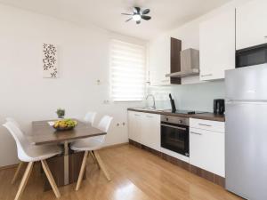 Apartment Anđa-2 by Interhome