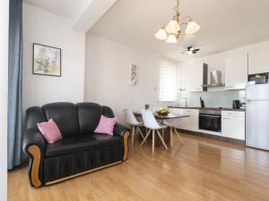 Apartment Anđa-2 by Interhome