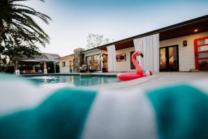 Central SD, Luxury Home and Casita, Pool, BBQ, Sleeps10 - 4hvězdičkové hotely ve městě La Mesa