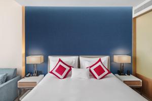 JA Lake View Hotel, Dubai