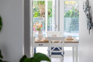 Golden Palms Pool House