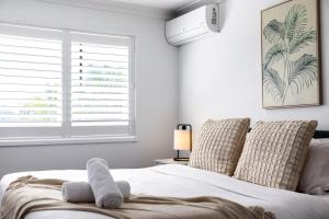 Golden Palms Pool House