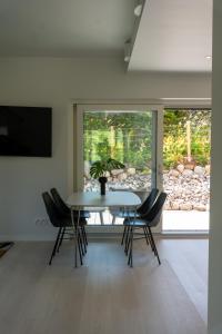 Brand new house with parking, sauna, patio