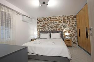 Elysian Stone Apartment I