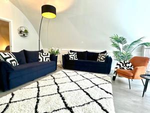 Stunning 2BR Duplex Near Centre