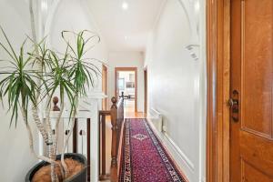 Views and Charm in West Hobart