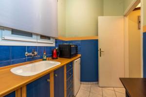 City Haven: 1-BR, Central Athens