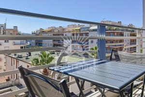 LAIGLON Appartement AirCo in the town center for 4 By Sunset