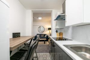 Prime Location! 3-Bedroom House Near Anfield & Goodison Park