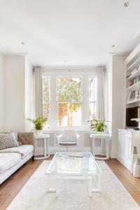 Beautifully Renovated Victorian Residence - 2 bed, 3 bed and 5 bed options available