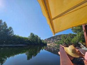 Appartements LA MAISON VALENTIN AU COEUR DE LA CITE MEDIEVALE : photos des chambres