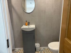 Private Detached Small Bedroom and Bathroom Only- This is not an apartment- No clothes storage- no cooking facilities