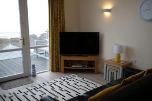 Coastal Retreat in Westward Ho! - 2 Bedrooms, Sea Views & Terrace