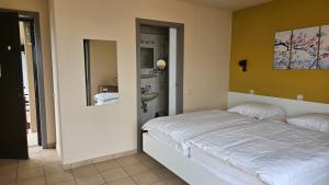 Double Room with Balcony room in Hostellerie Daiseldaele