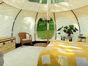 Tentes de luxe Nuit astrale en pleine nature : photos des chambres