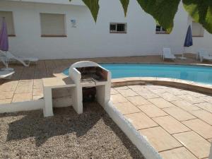 Casa cerca del mar, wifi gratuito, aire opcional, piscina, mascotas aceptadas, playa para perros - ES-184-6