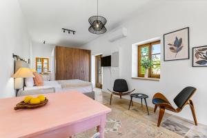 Kallistheni - Stylish Studio Apartments in Lefkara