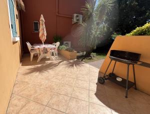 Appartements MORIANI PLAGE Studio grande terrasse proche mer B4 : Studio avec Balcon