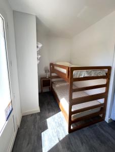 Appartements MORIANI PLAGE Studio grande terrasse proche mer B4 : photos des chambres