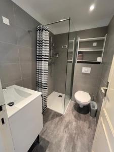 Appartements MORIANI PLAGE Studio grande terrasse proche mer B4 : photos des chambres