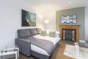 1-Bedroom Top Floor Apartment