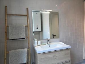 Appartements T2 Cosy Centre ville Clim & Wifi : photos des chambres