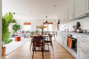 Modern Ground Floor Corner Flat with Rustic Patio