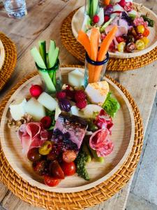 Aux couleurs de Commarin CHAMBRES dhôtes