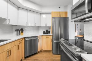 Pentagon City Escape - Contemporary & Comfy