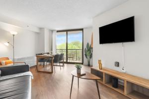 Pentagon City Escape - Contemporary & Comfy