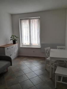 Historic Tow Center Apartment