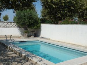 Villa con piscina privada y jardín cerrado en Castelló dEmpúries, ideal para 6-8 personas - ES-204-1