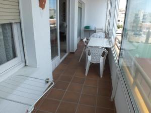 Apartamento en Roses: Terraza, Piscina, 6 Pers. - ES-204-74