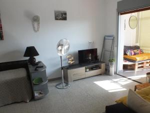 Apartamento Cerca de la Playa con Terraza y Parking en Roses, Costa Brava - ES-204-55