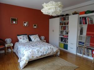 Charmante chambre chez lhabitant pour 2 personnes- parking couvert