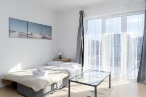 Obozowa Bright Escape Studio by BookingHost