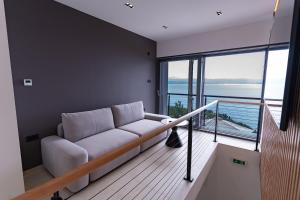 Dream 1-Bedroom Villa with Heated Indoor Pool, Jacuzzi & Sauna and BBQ