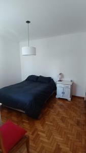 Amplio y luminoso ph en zona guemes, acceso por escalera