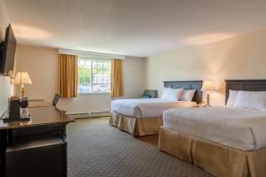 Queen Room with Two Queen Beds - Main Building room in Ogunquit Hotel and Suites