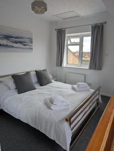 Lovely 1 Bedroom House with Private Garden and Parking