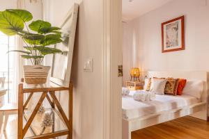 Cuna Center Suite by Valcambre