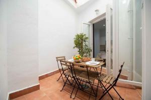 Executive Premium Studio with Terrace - Malaga Center