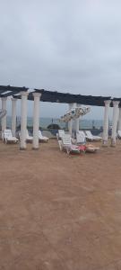 Vue Mer & Sérénité, Appartement Chic avec Piscine à Dar Bouazza