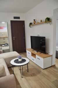 Cozy one bedroom apartment with parking