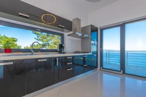 Villa Terra Magica, a villa with an incredible sea view in complete privacy