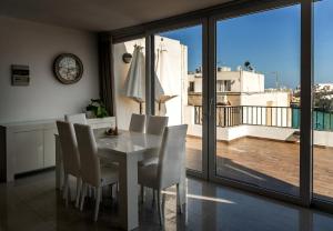 Bellavista Bayview Penthouse Terrace