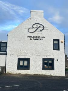 Pitlessie Rooms at Pitlessie Village Inn