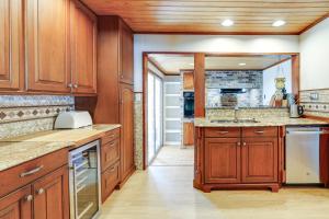 Less Than 1 Mi to Boardwalk Ocean City Retreat on Canal